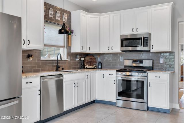 20 Wycliffe Drive, Manchester, NJ 08759