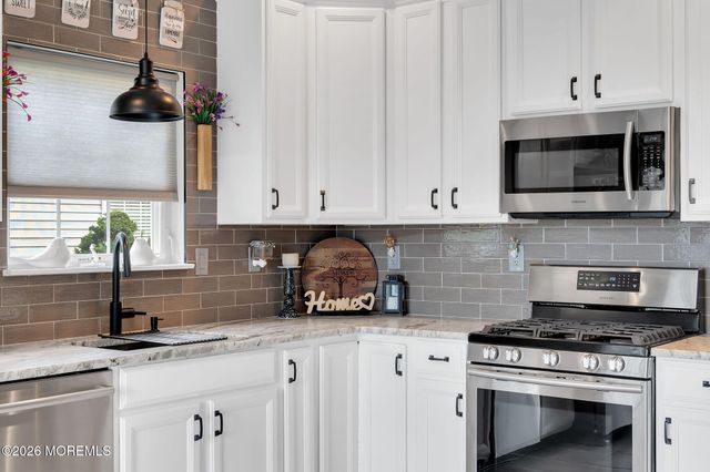 20 Wycliffe Drive, Manchester, NJ 08759