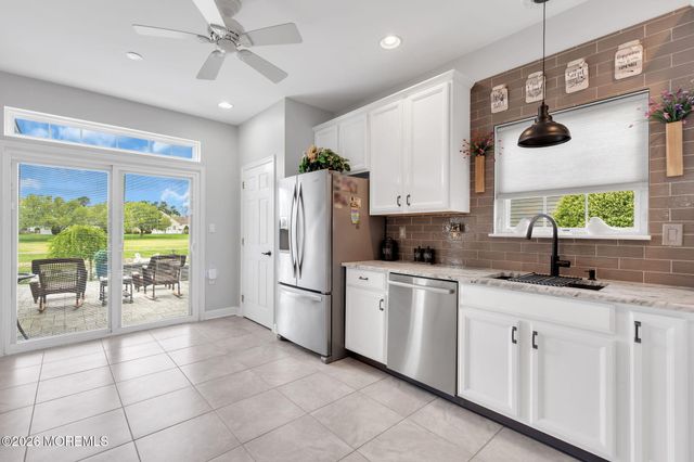 20 Wycliffe Drive, Manchester, NJ 08759