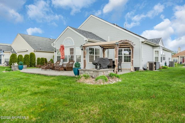 20 Wycliffe Drive, Manchester, NJ 08759