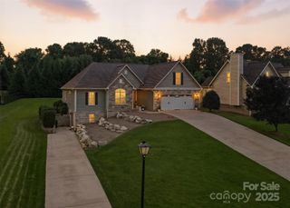 121 Maplewood Court, Hudson, NC 28638