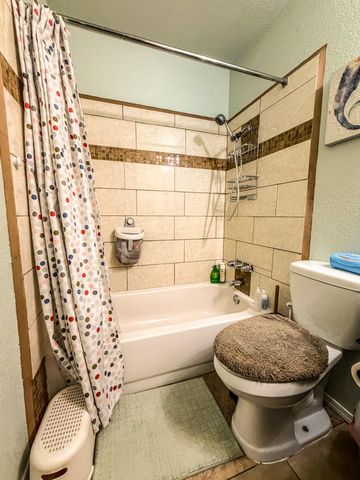 6328 Esther Avenue NE, Albuquerque, NM 87109