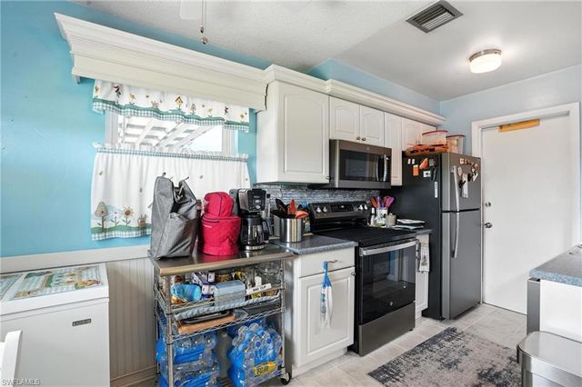 1164 Navajo AVE, Lehigh Acres, FL 33974