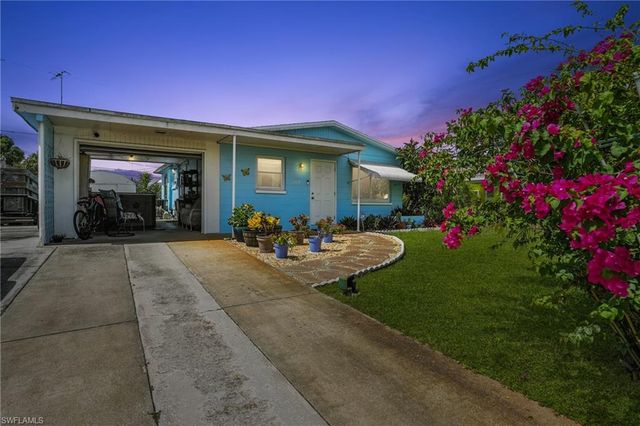 1164 Navajo AVE, Lehigh Acres, FL 33974