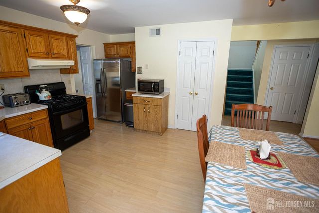 66 Morris Court, Sayreville, NJ 08879