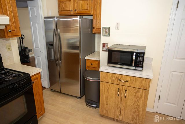 66 Morris Court, Sayreville, NJ 08879