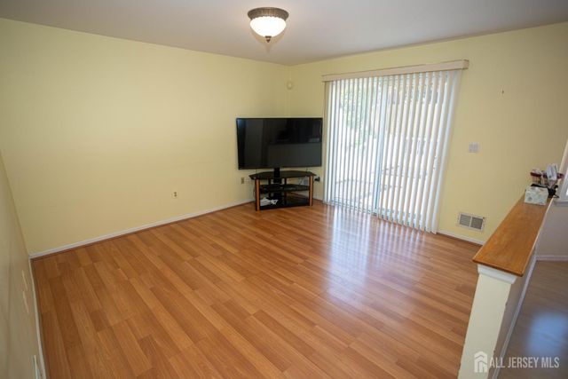 66 Morris Court, Sayreville, NJ 08879