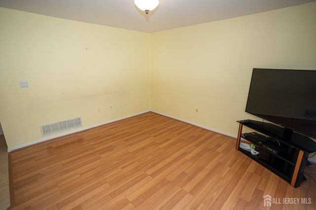 66 Morris Court, Sayreville, NJ 08879