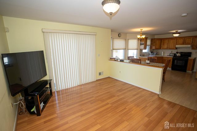 66 Morris Court, Sayreville, NJ 08879