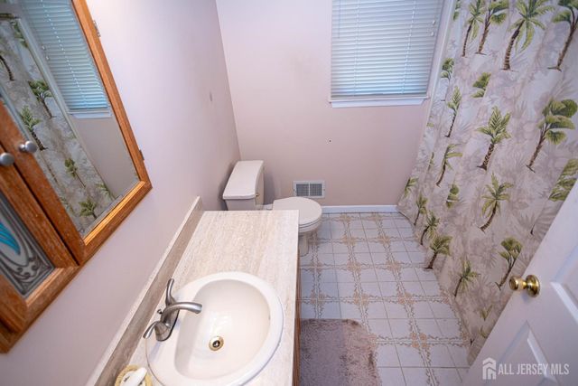 66 Morris Court, Sayreville, NJ 08879