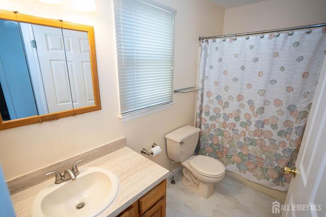 66 Morris Court, Sayreville, NJ 08879