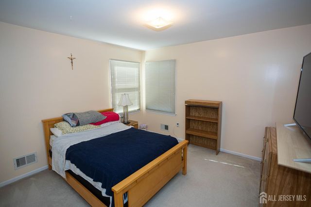 66 Morris Court, Sayreville, NJ 08879