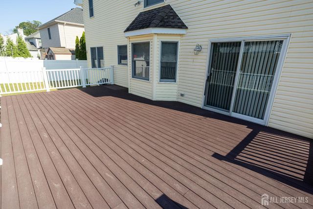 66 Morris Court, Sayreville, NJ 08879