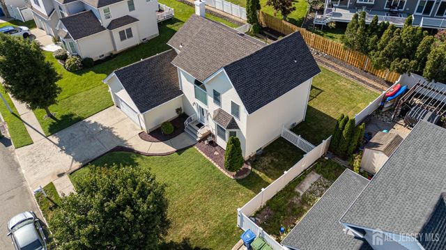 66 Morris Court, Sayreville, NJ 08879