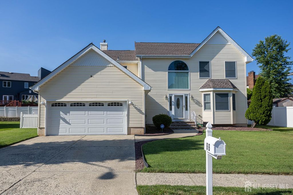 66 Morris Court, Sayreville, NJ 08879