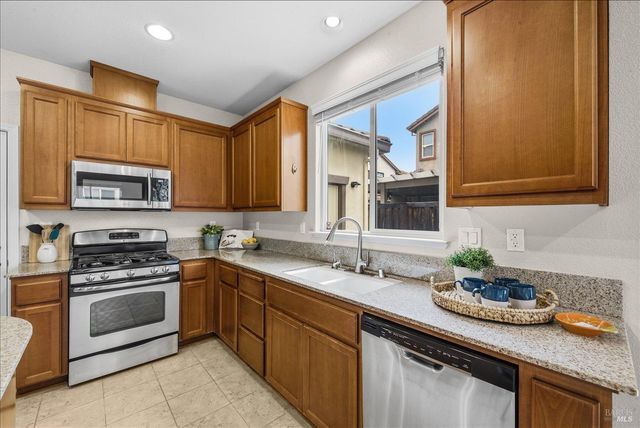 621 Del Mar Cir, Vacaville, CA 95688