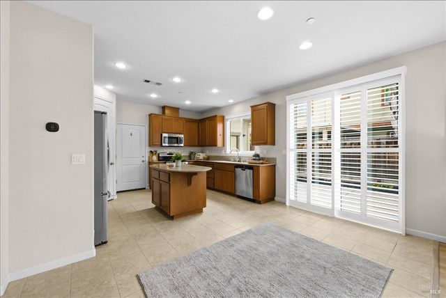 621 Del Mar Cir, Vacaville, CA 95688