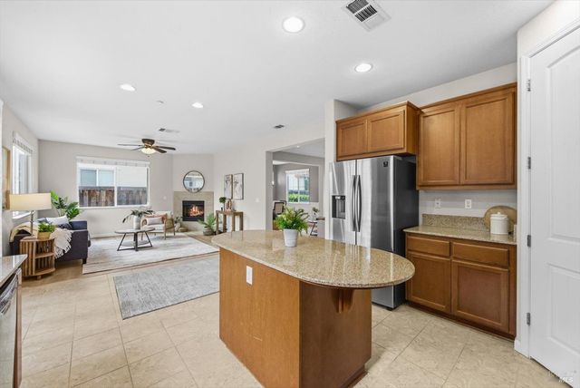 621 Del Mar Cir, Vacaville, CA 95688