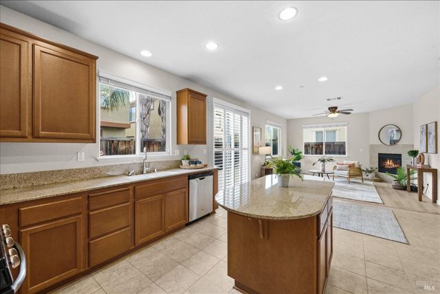 621 Del Mar Cir, Vacaville, CA 95688