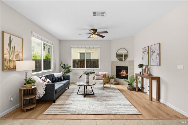 621 Del Mar Cir, Vacaville, CA 95688