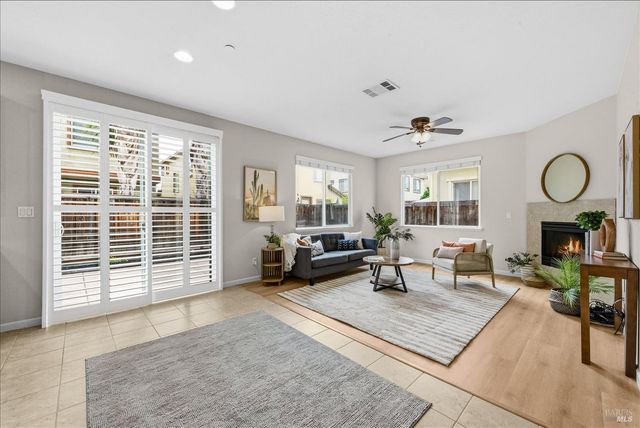 621 Del Mar Cir, Vacaville, CA 95688