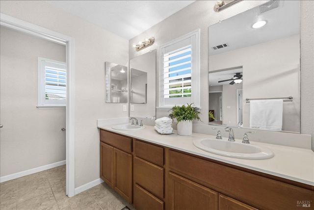 621 Del Mar Cir, Vacaville, CA 95688