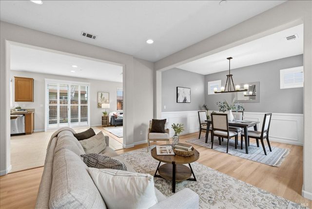 621 Del Mar Cir, Vacaville, CA 95688