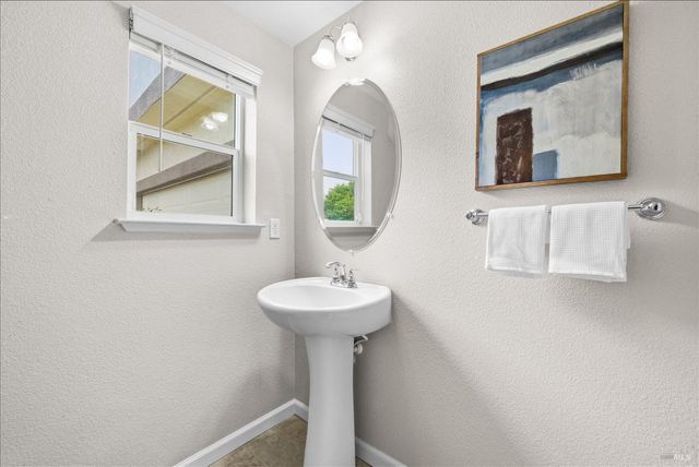 621 Del Mar Cir, Vacaville, CA 95688