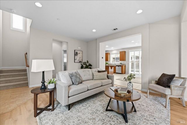 621 Del Mar Cir, Vacaville, CA 95688