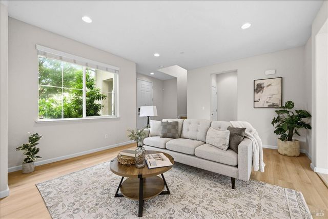 621 Del Mar Cir, Vacaville, CA 95688