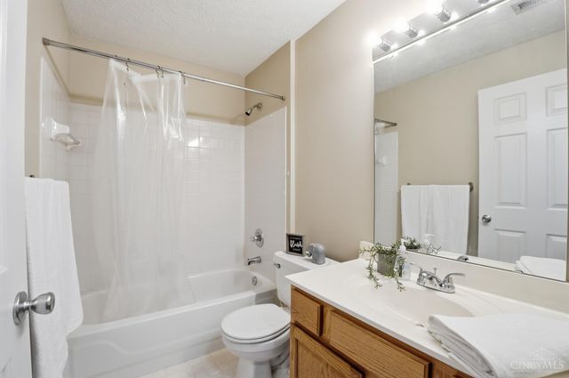 8171 Autumn Woods Lane, West Chester, OH 45069