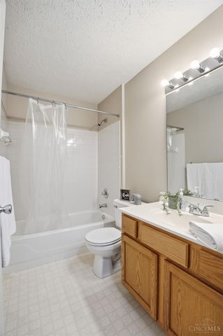 8171 Autumn Woods Lane, West Chester, OH 45069