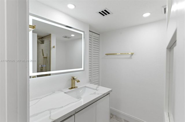 5701 Collins Ave 310, Miami Beach, FL 33140