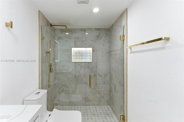 5701 Collins Ave 310, Miami Beach, FL 33140