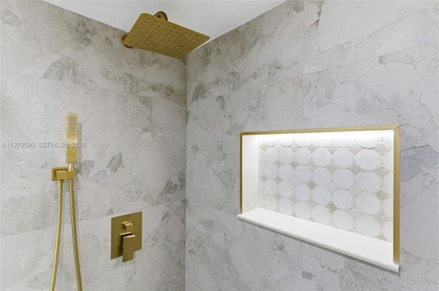 5701 Collins Ave 310, Miami Beach, FL 33140