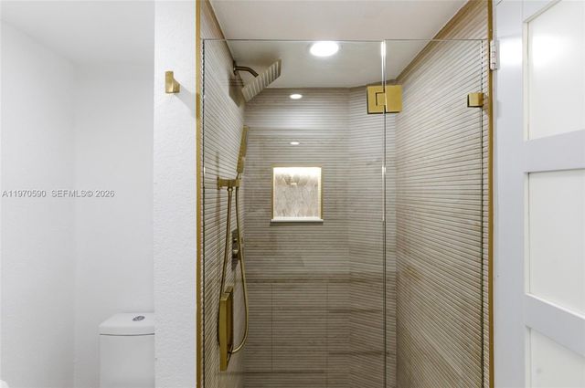 5701 Collins Ave 310, Miami Beach, FL 33140