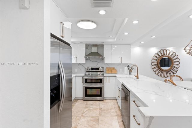 5701 Collins Ave 310, Miami Beach, FL 33140