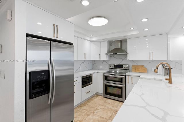 5701 Collins Ave 310, Miami Beach, FL 33140