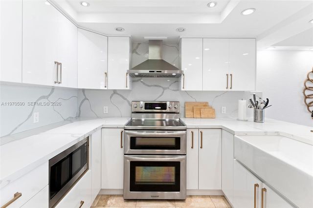 5701 Collins Ave 310, Miami Beach, FL 33140