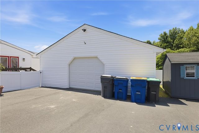 13700 Branders Bridge Rd, Chesterfield, VA 23831