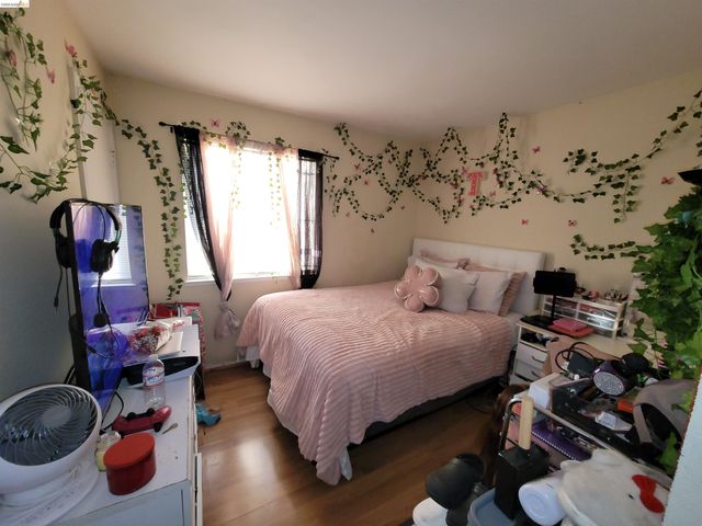 1826 Vicksburg Ave, Oakland, CA 94601