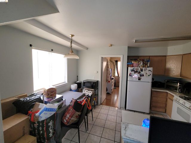 1826 Vicksburg Ave, Oakland, CA 94601
