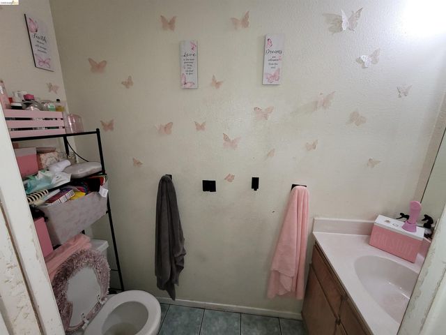 1826 Vicksburg Ave, Oakland, CA 94601