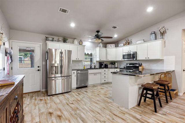 121 Dog Run, Burnet, TX 78611