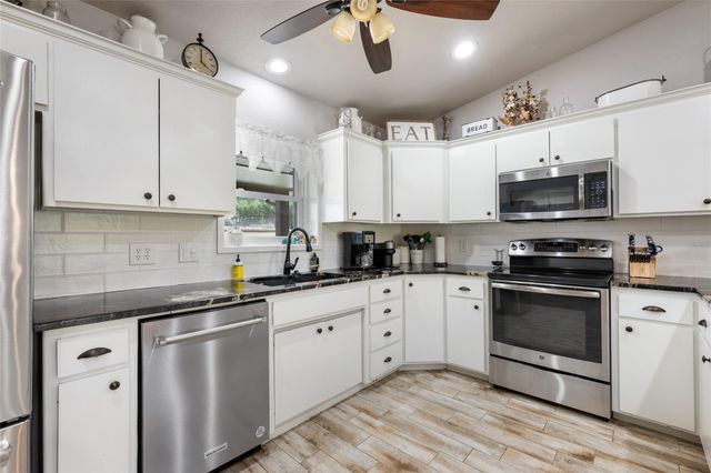 121 Dog Run, Burnet, TX 78611