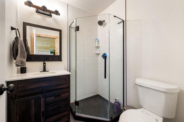 121 Dog Run, Burnet, TX 78611