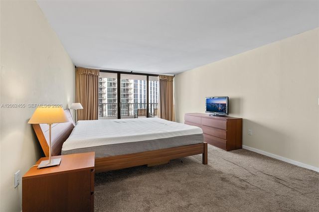 555 NE 15th St 14G, Miami, FL 33132
