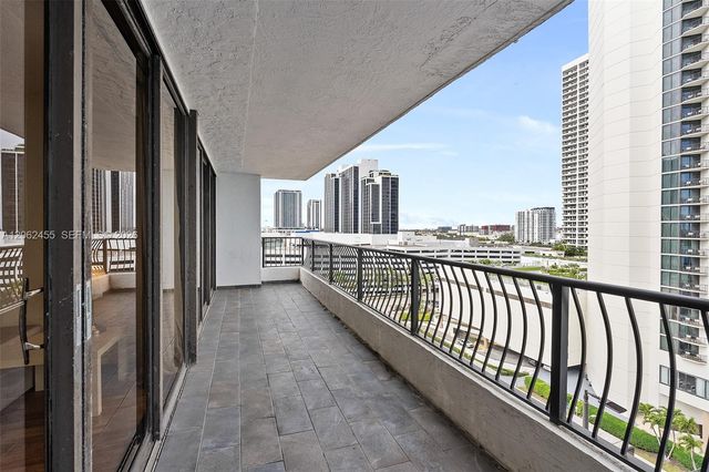 555 NE 15th St 14G, Miami, FL 33132