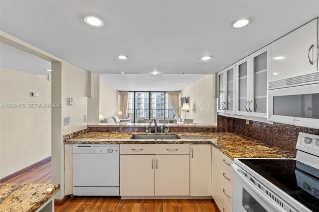 555 NE 15th St 14G, Miami, FL 33132