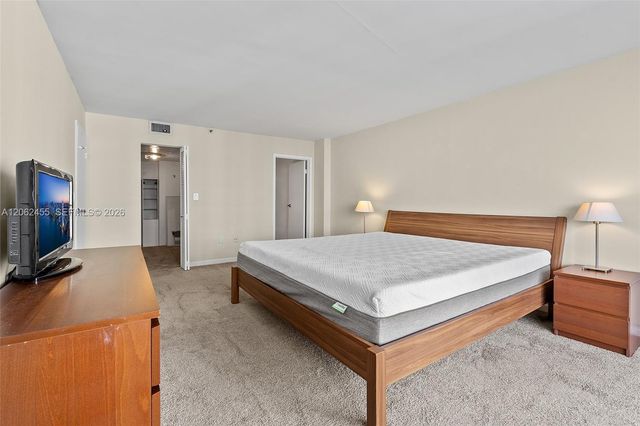 555 NE 15th St 14G, Miami, FL 33132